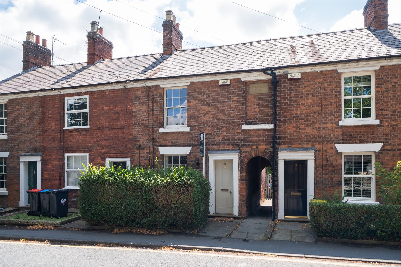 2 bedroom  End Terrace House for Sale in Hartford